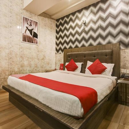 Collection O 76248 Hotel D Crown Nowe Delhi Zewnętrze zdjęcie