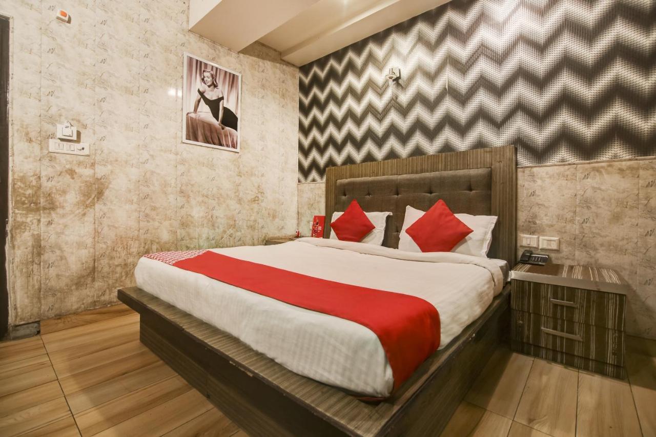 Collection O 76248 Hotel D Crown Nowe Delhi Zewnętrze zdjęcie